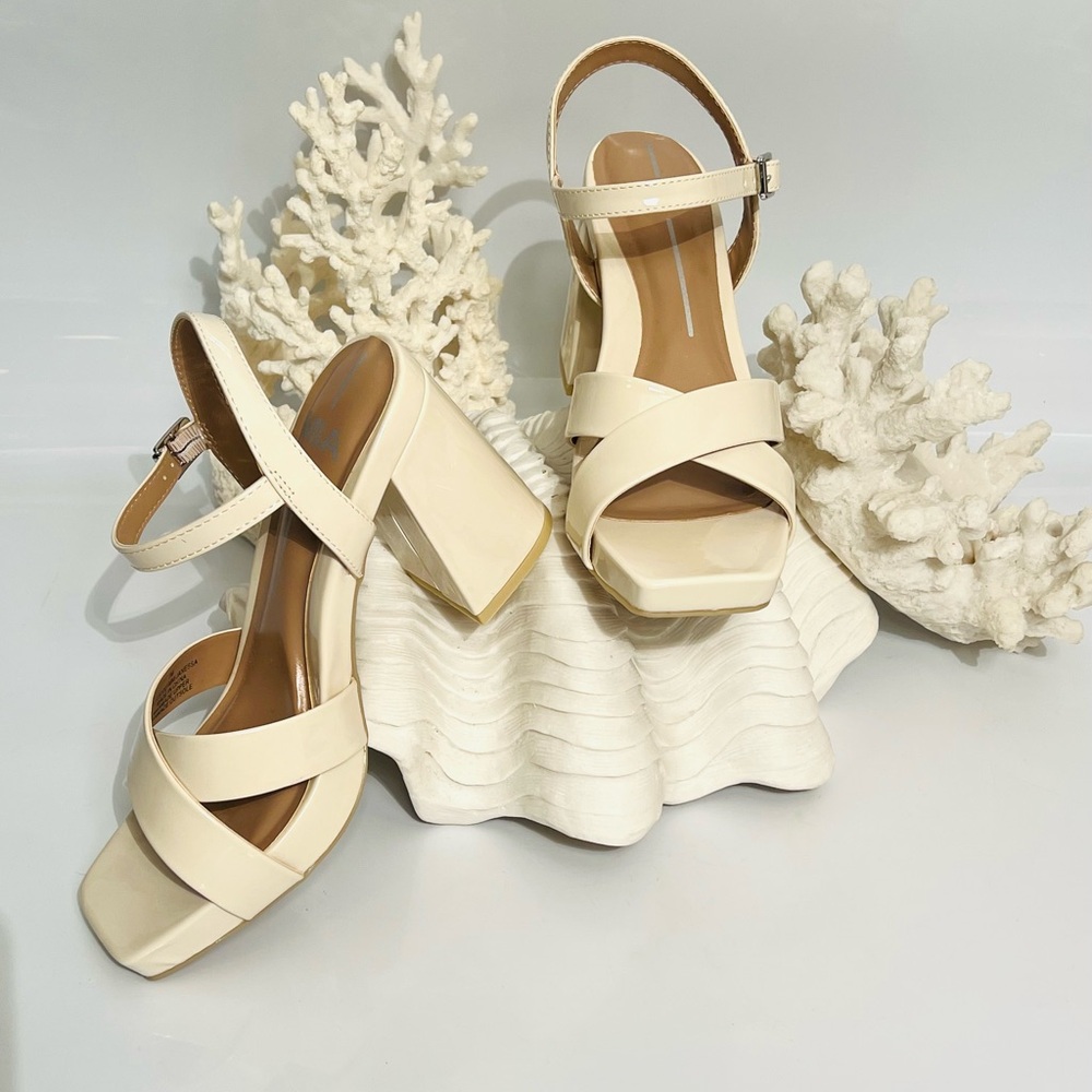 MIA Erina Ankle Strap Block Heel Sandals in Beige Patent Faux Leather Size 6 1/2